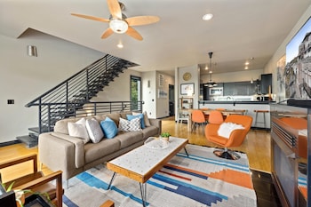 The Abshier - Near U of A - Quiet Getaway