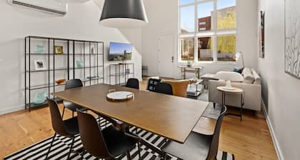Tourmaline Townhome - Momentary Across Street, 8th St Market
