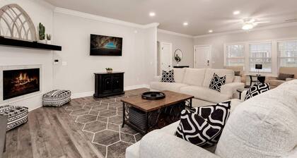 Modern Farmhouse - 2 Minute Bike to Slaughter Pen Trailhead - Dtwn Bentonville
