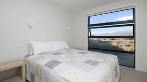 Desk, rollaway beds, free WiFi