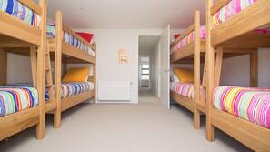 Desk, rollaway beds, free WiFi