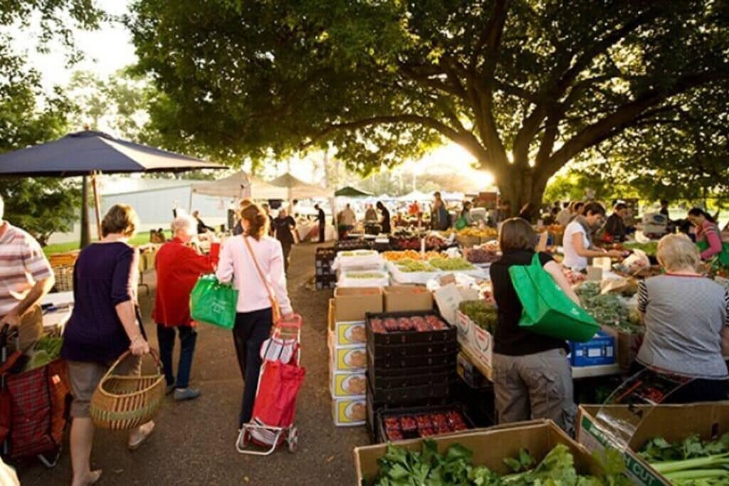 Stylish 3 Bedroom CBD River & City Views Free Spasaunapoolwifinetflix