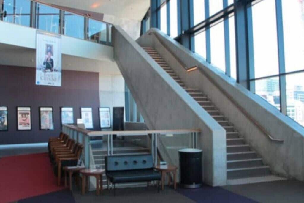 Stylish 3 Bedroom CBD River & City Views Free Spasaunapoolwifinetflix