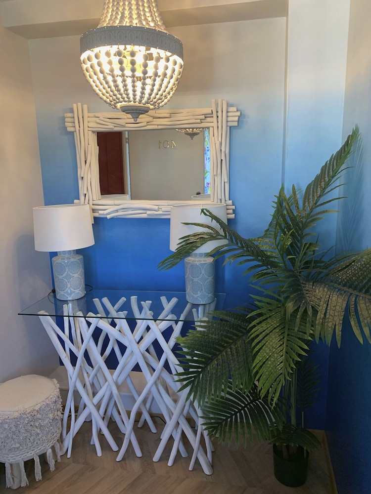 Photo - The Henry Self Check-In Guesthouse