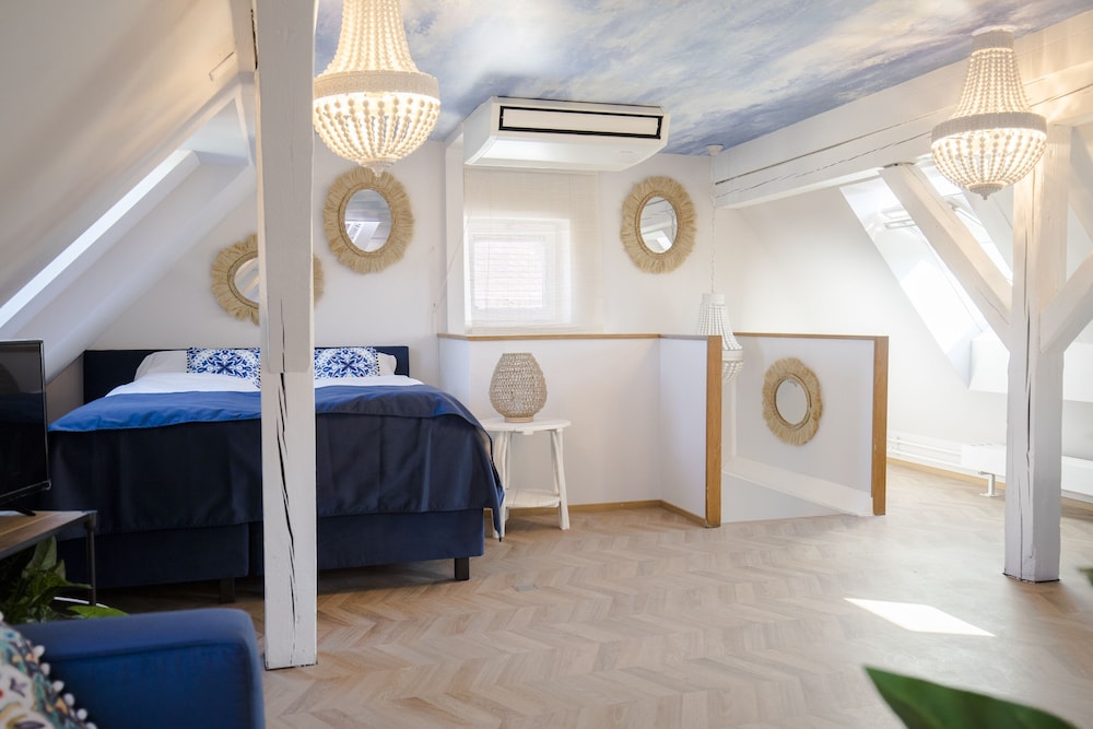 Photo - The Henry Self Check-In Guesthouse