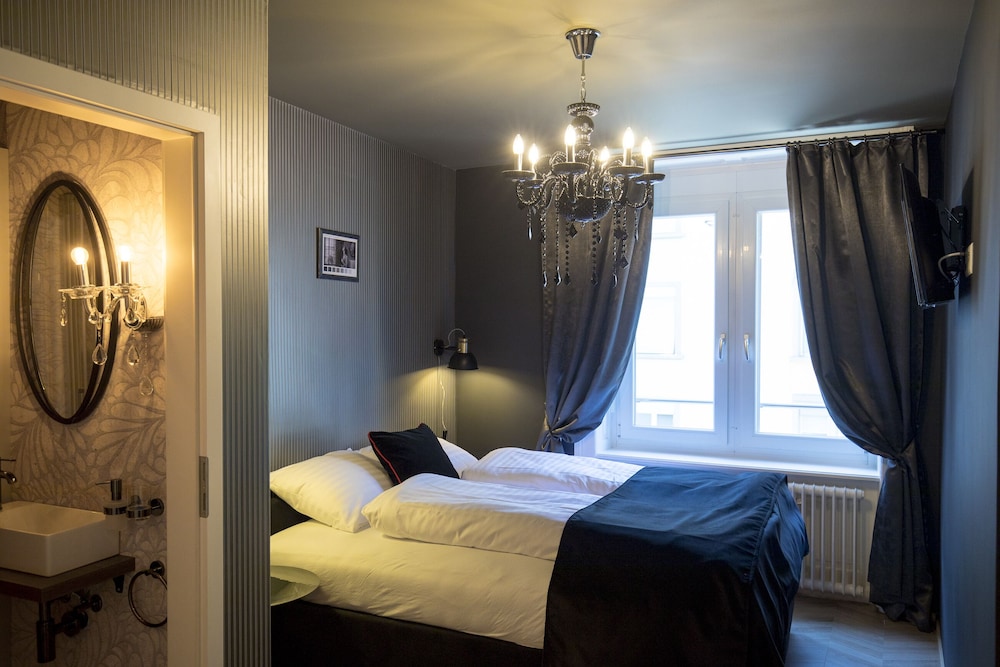 Photo - The Henry Self Check-In Guesthouse