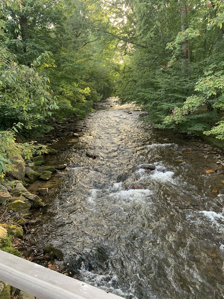 Cozy Creek side 3 Bedroom Home