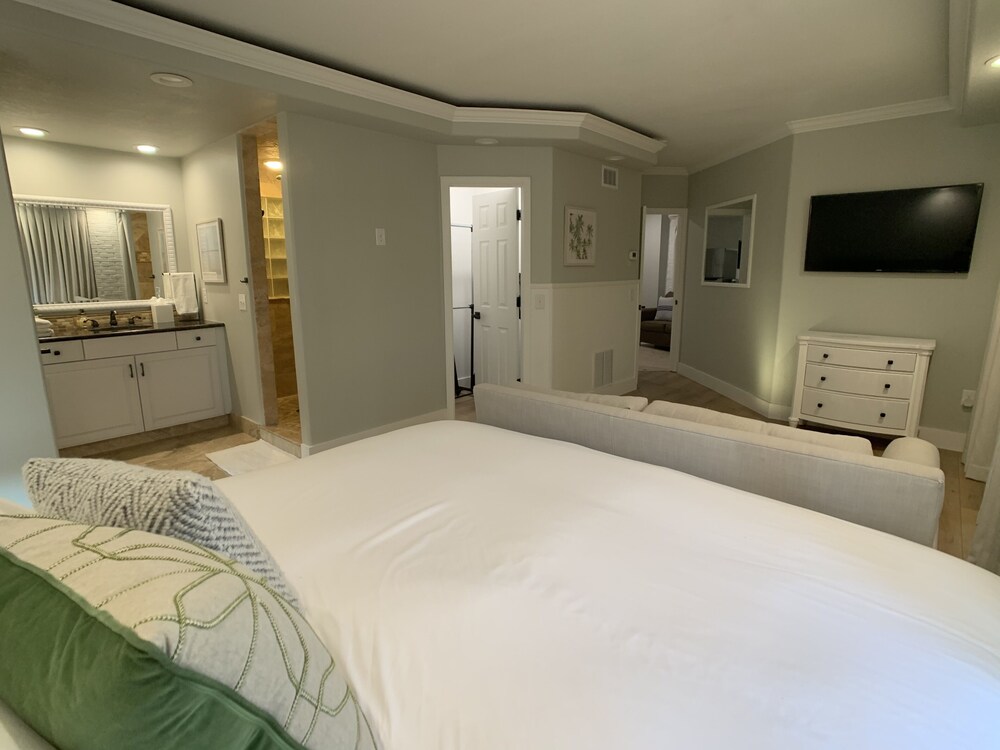 Private & Clean Apartment 5 Min Walk To Beach