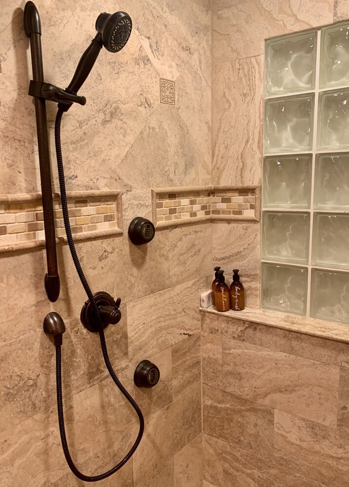 Private & Clean Apartment 5 Min Walk To Beach