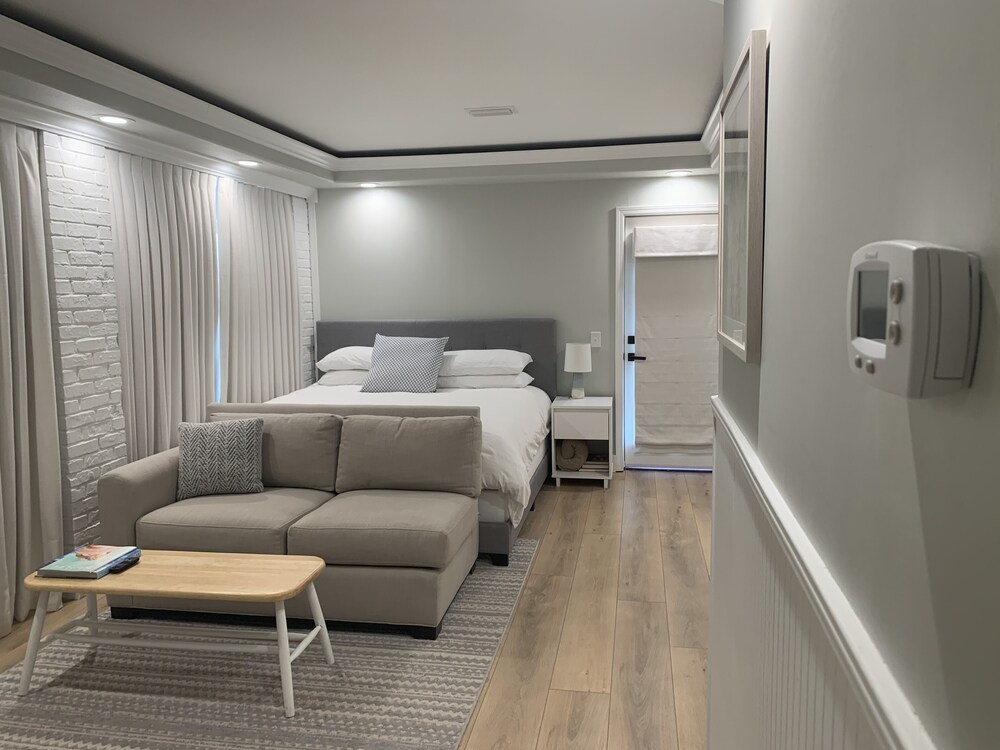 Private & Clean Apartment 5 Min Walk To Beach