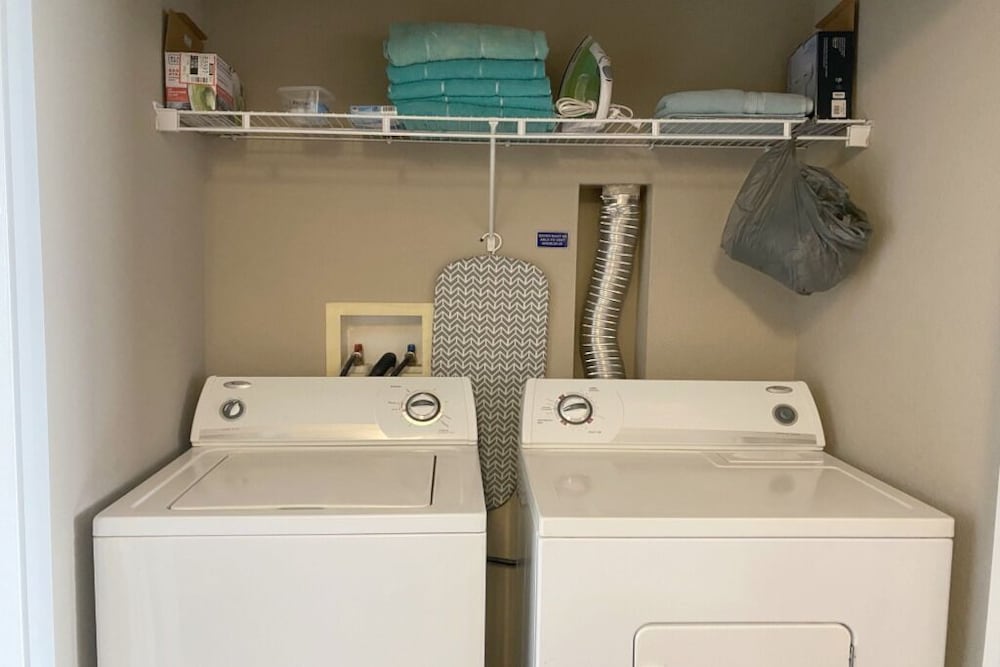 Penthouse Apt w/ Pool View, 2 Master Bedrooms