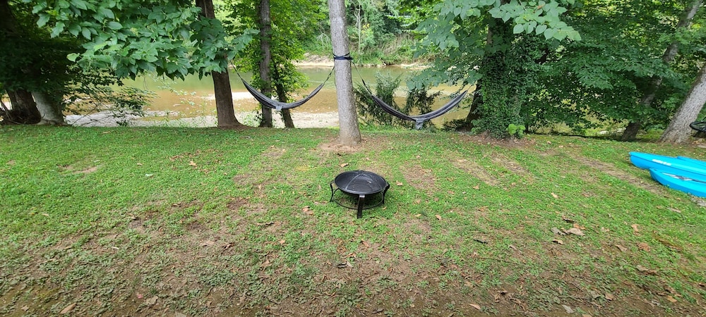 Ronnies Waterfront Porch Swing