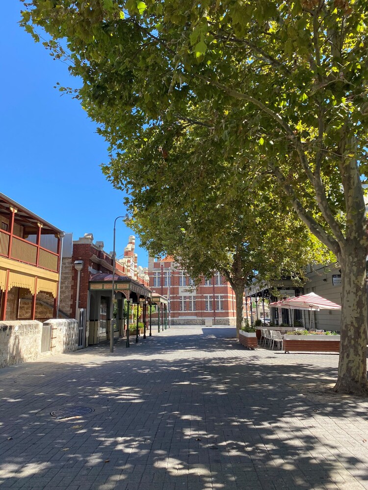 Warders Hotel Fremantle