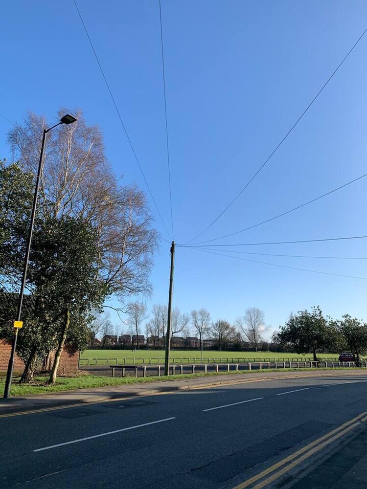 Stylish and Immaculate 2-bed Apartment in Leigh