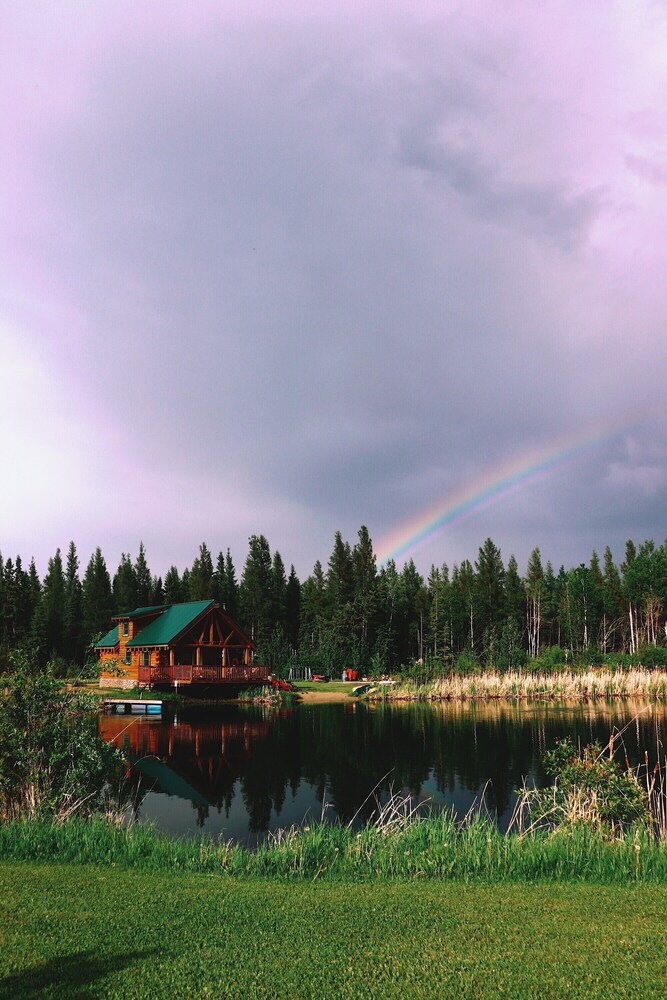 Private Log Cabin Rental Deals & Reviews (Drayton Valley, CAN) Wotif