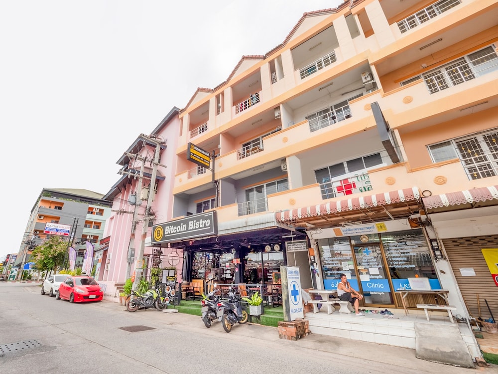 21+ Bitcoin Bistro Pattaya Background