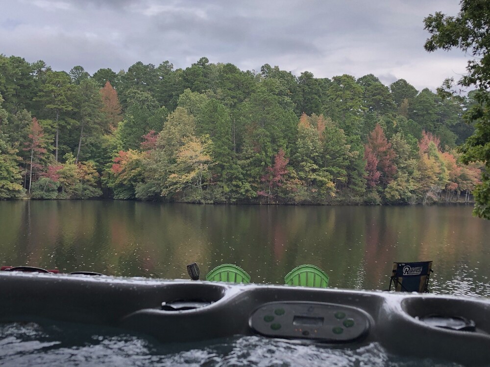 Lakefront W 6 per Spa, pedal boat , sauna, & 6 kayaks! Hot Springs