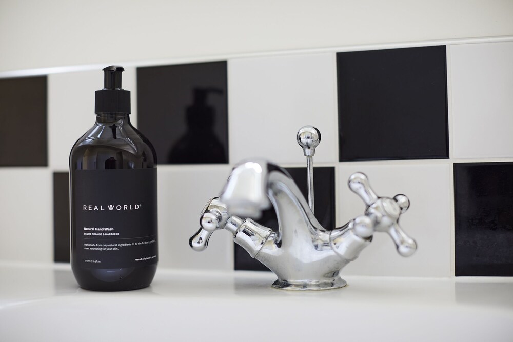 HILLBROOK ESTATE WHANGAMATA, NEW ZEALAND Deals & Reviews (Onemana, NZL