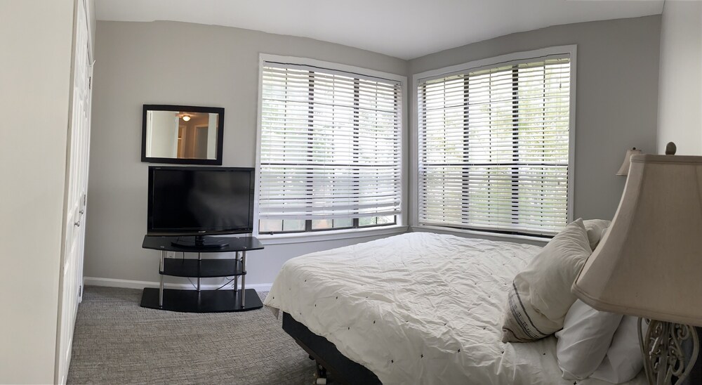 Best Midtown Location By the Park!