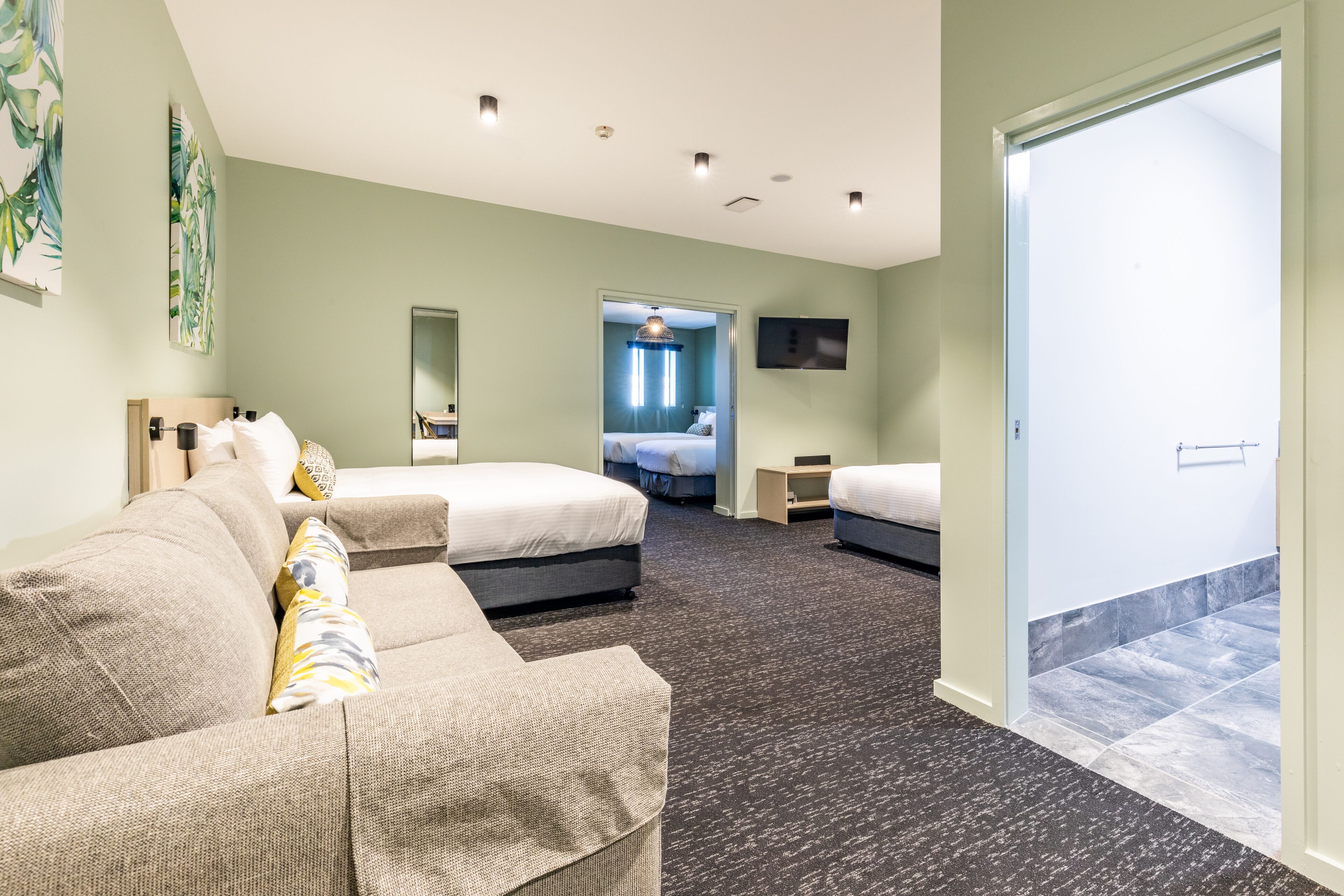 Nightcap at Commercial Hotel