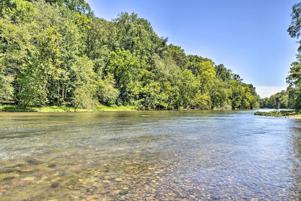 Horse-Friendly Alabama Home-Away-From-Home!