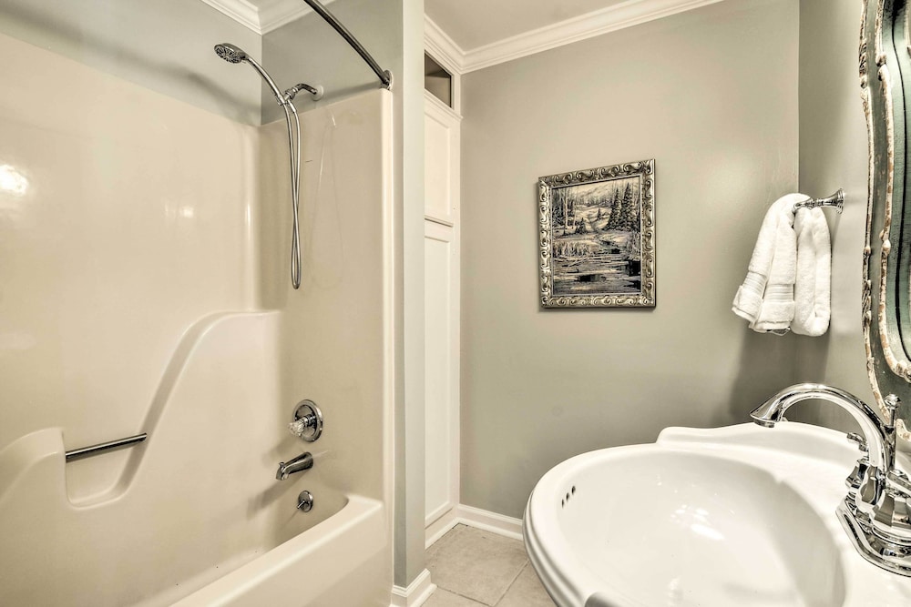 Horse-Friendly Alabama Home-Away-From-Home!