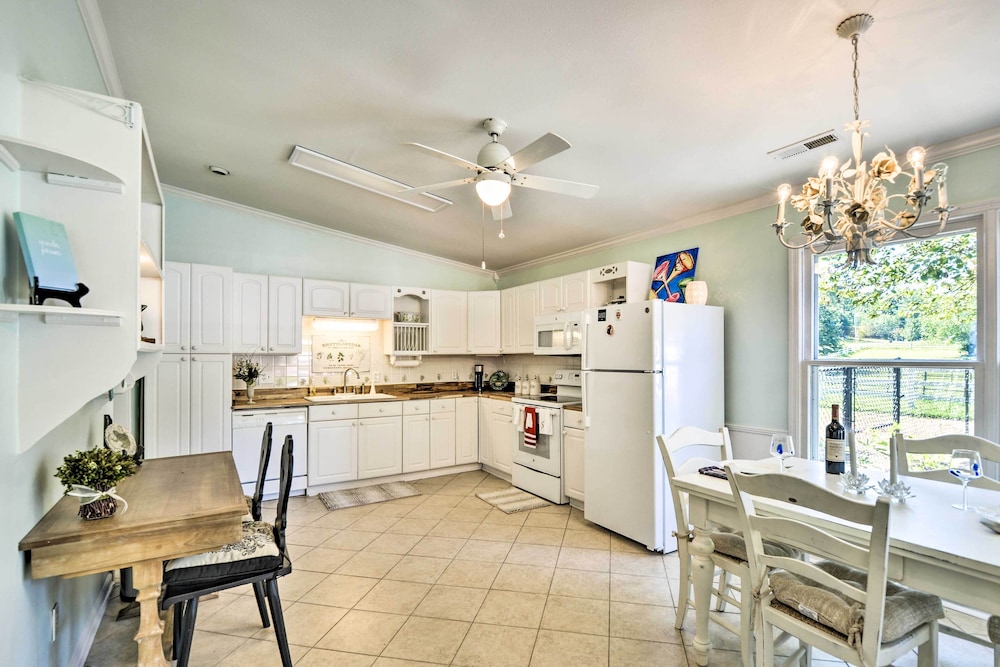 Horse-Friendly Alabama Home-Away-From-Home!