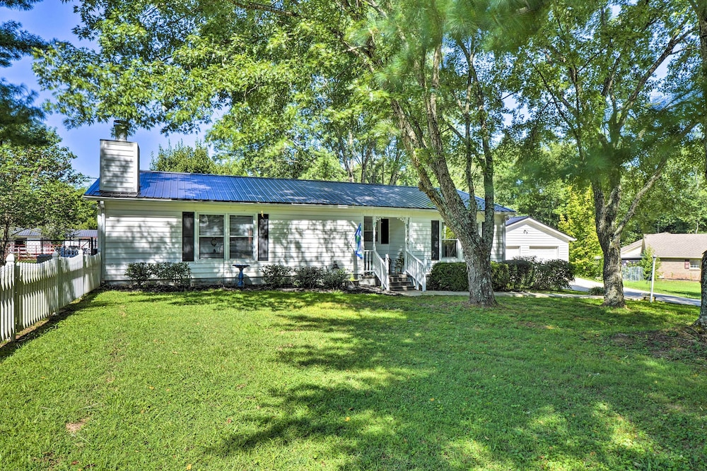 Horse-Friendly Alabama Home-Away-From-Home!