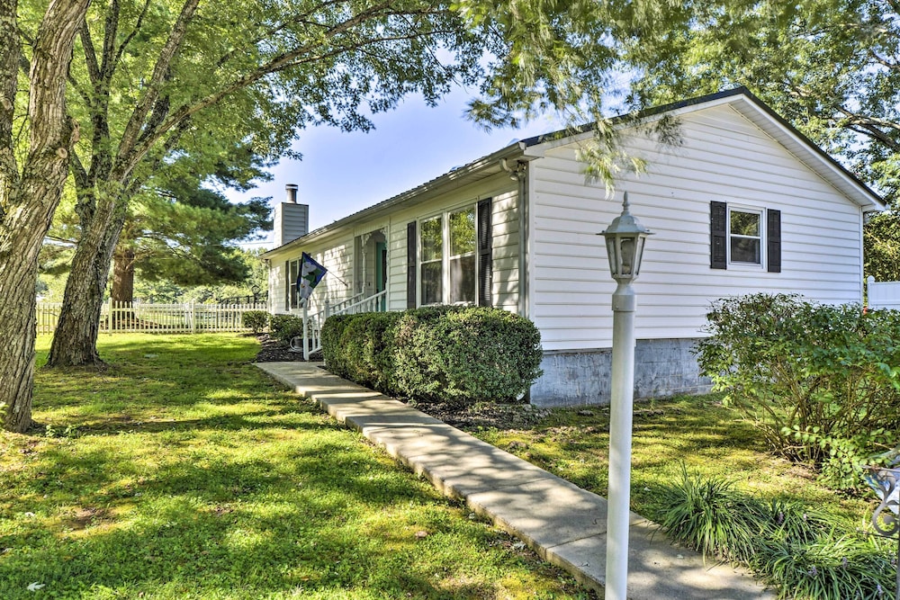 Horse-Friendly Alabama Home-Away-From-Home!