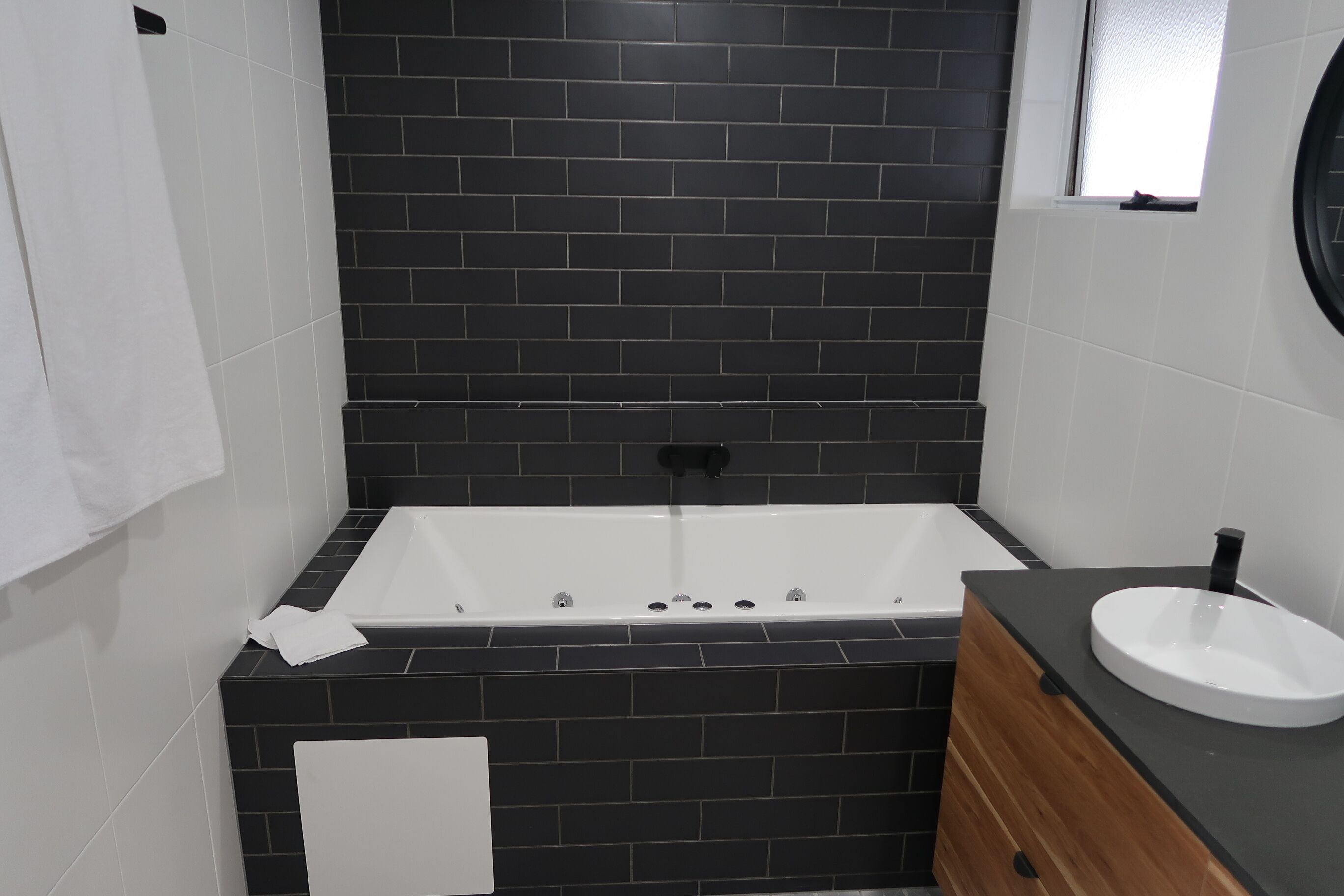 Luxe Unit With 180 Degree Ocean Views