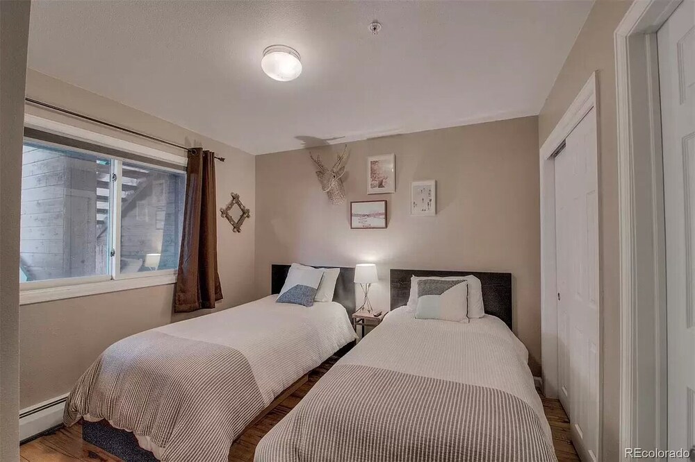 Walk to Keystone Lifts from recently remodeled 2 bedroom Keystone Vrbo