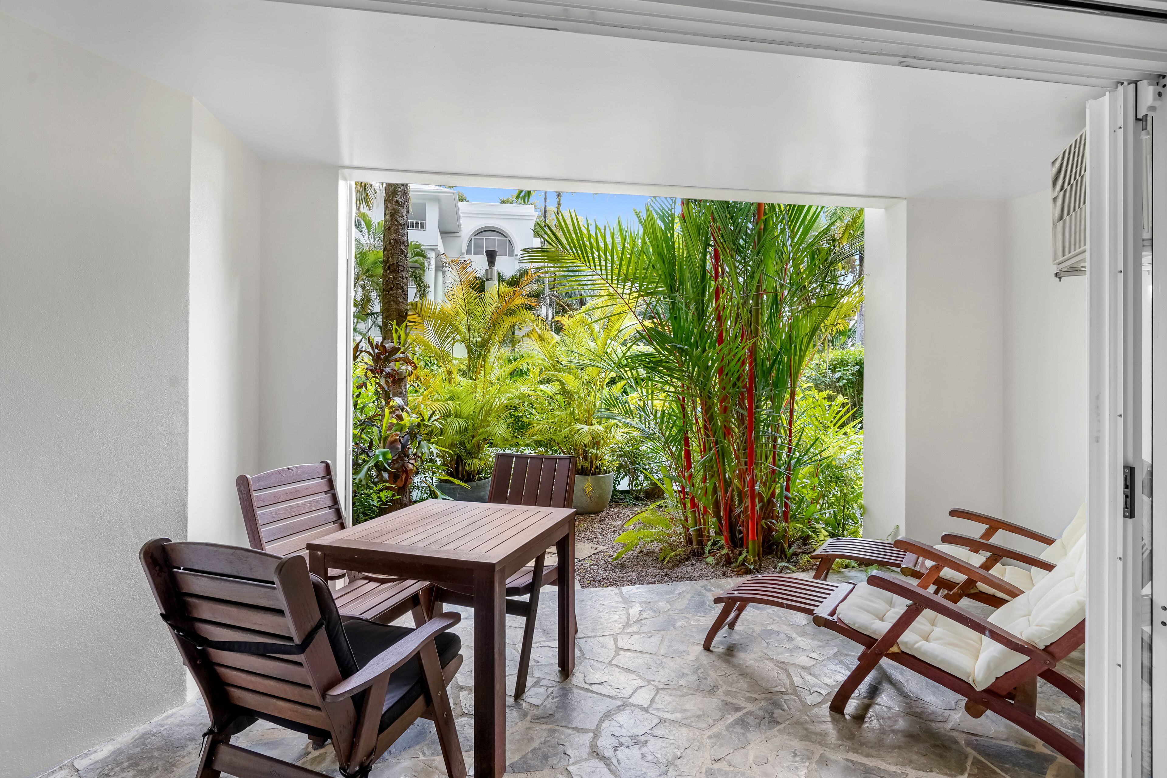 Poolside Apt. in Alamanda Beachfront Resort (52)