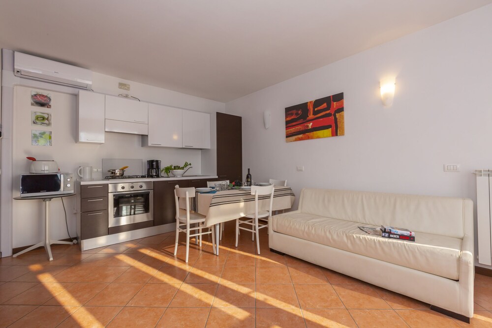 Fontana Del Lago Apt. 9