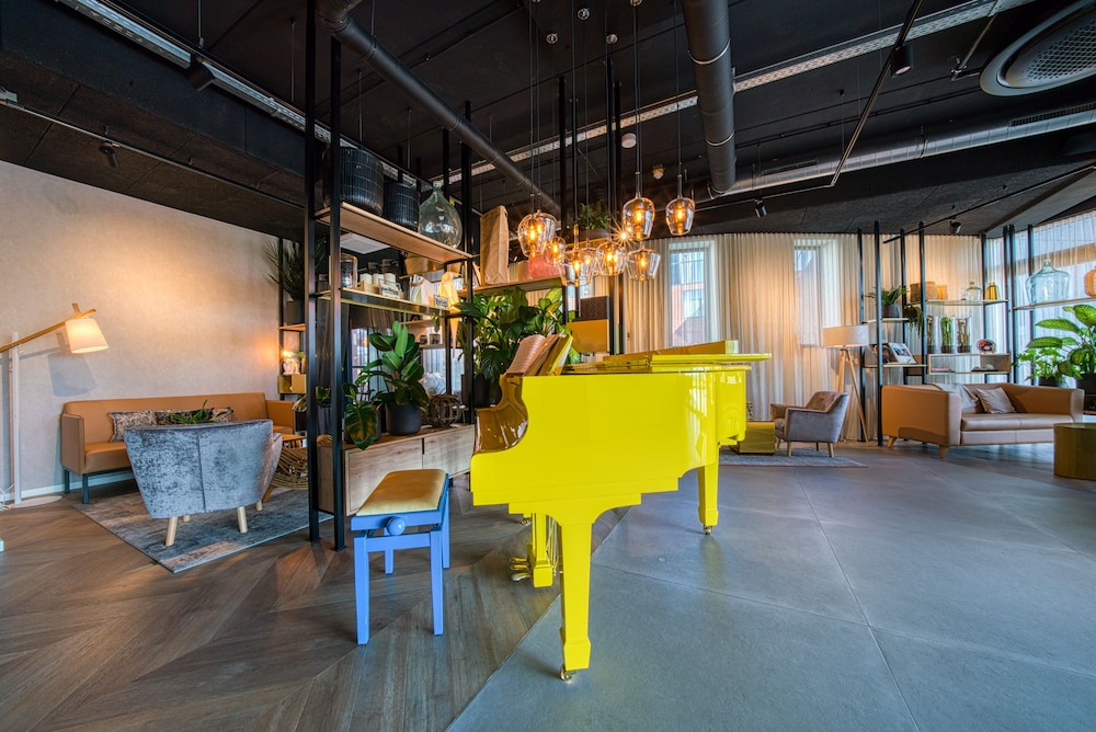 NinetyNine Hotel Amsterdam Airport, Amsterdam: $89 Room Prices