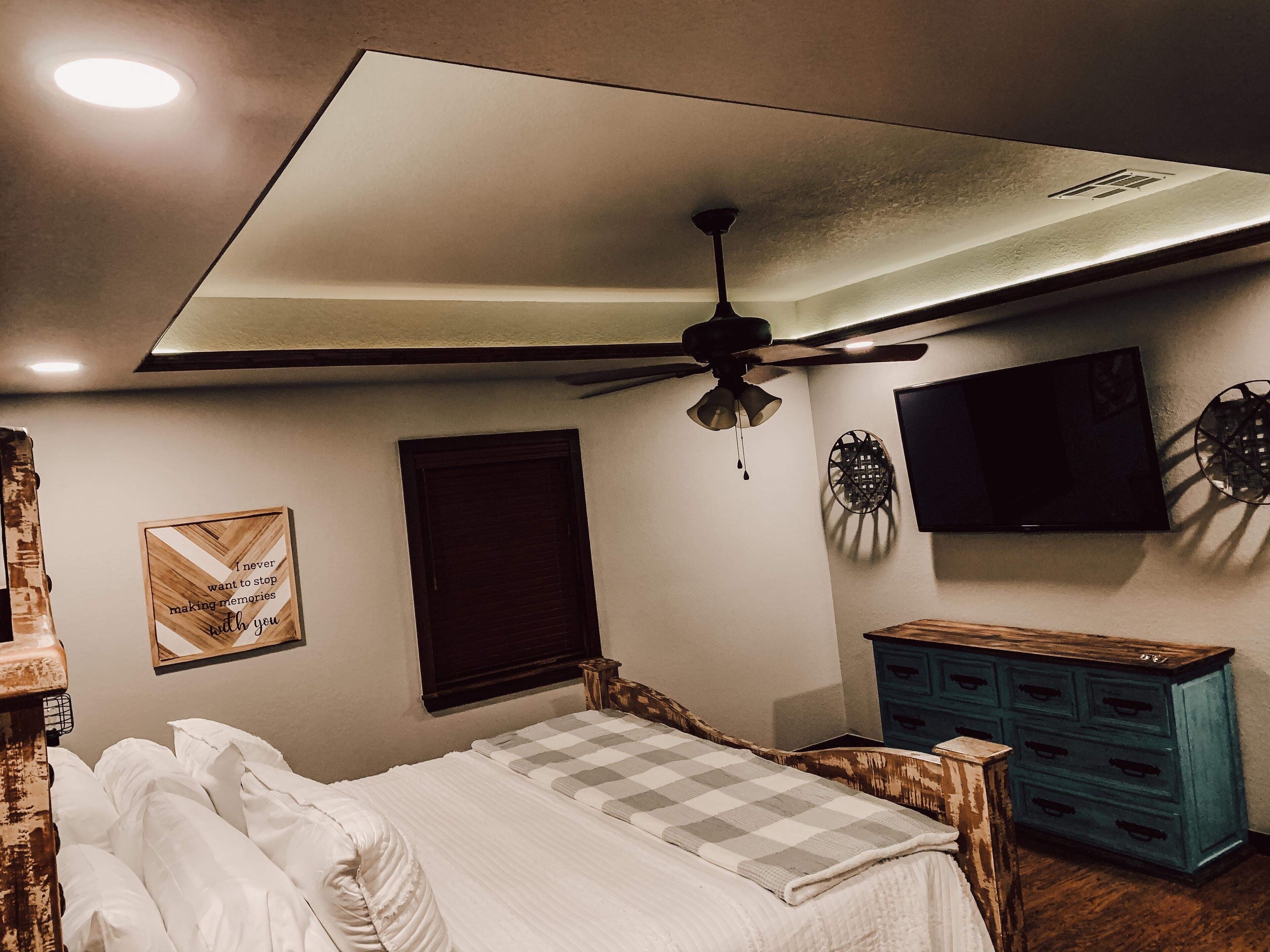 The Rustic Gem!! 3 Bedroom/2 Bath House in Ardmore, United States