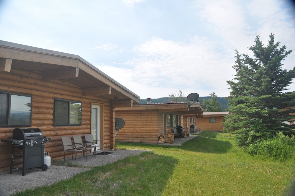 Cute One Room Cabin with Views of the Grand Tetons, Moran, WY