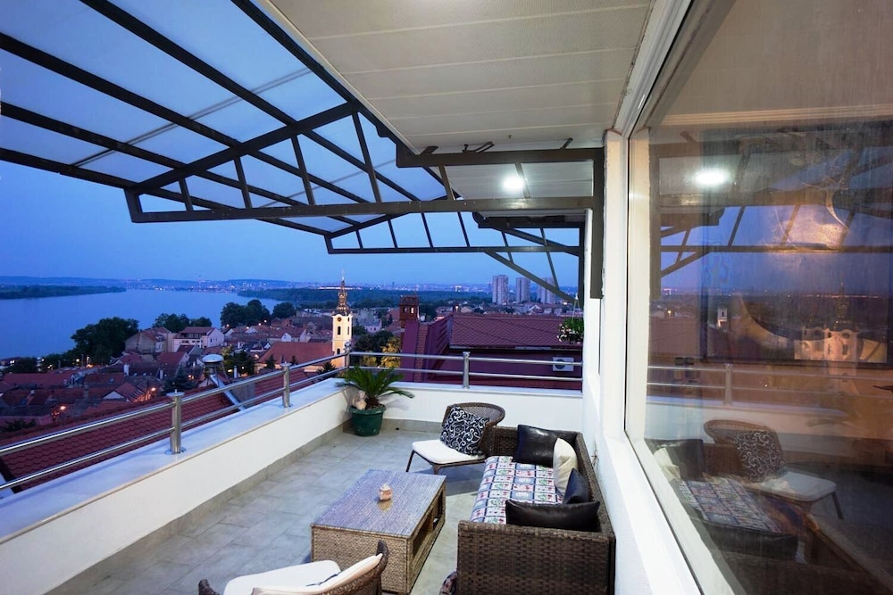 Photo - Villa Tower Gardos