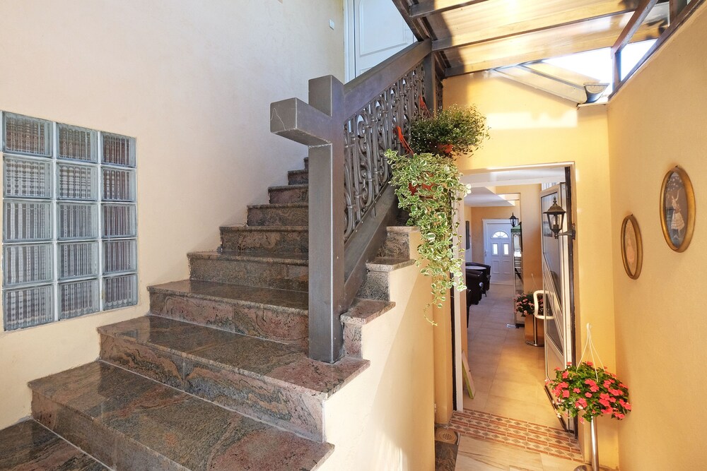 Photo - Villa Tower Gardos