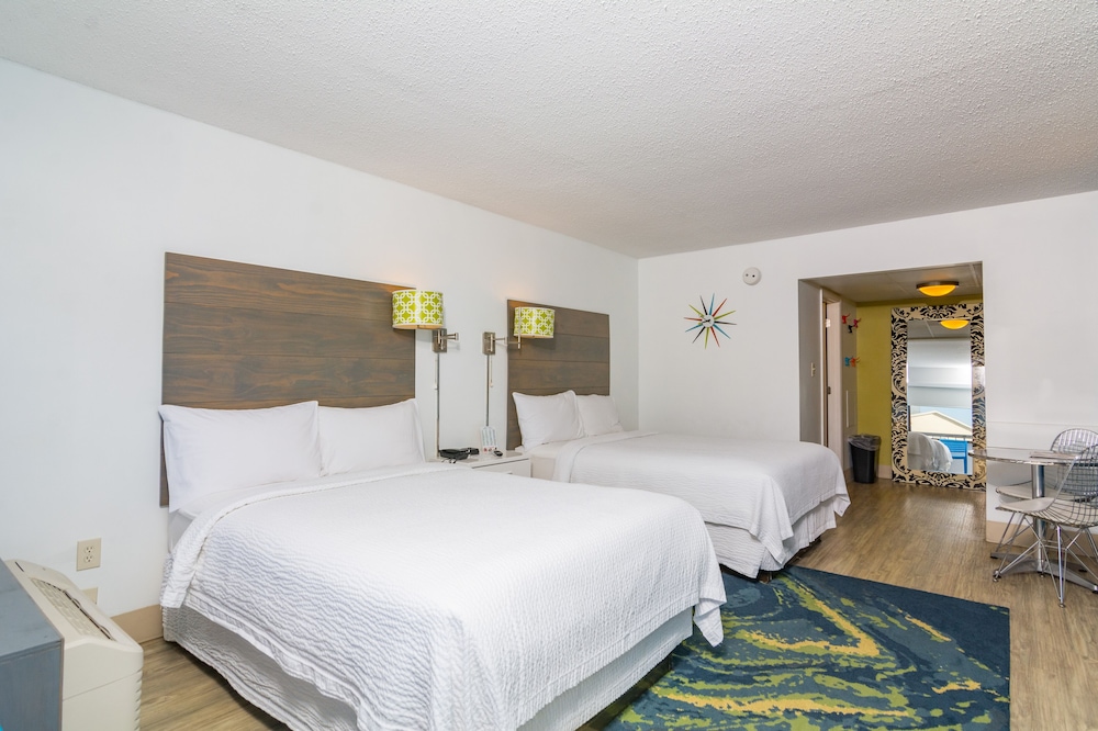 Beach House Dewey - Double Bed Room