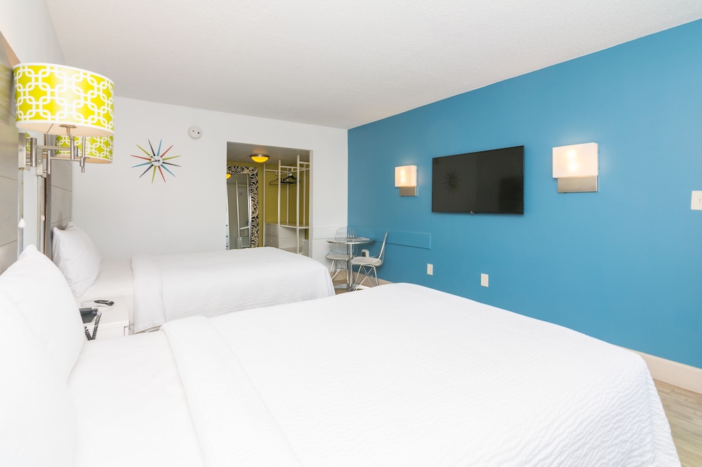 Beach House Dewey - Double Bed Room