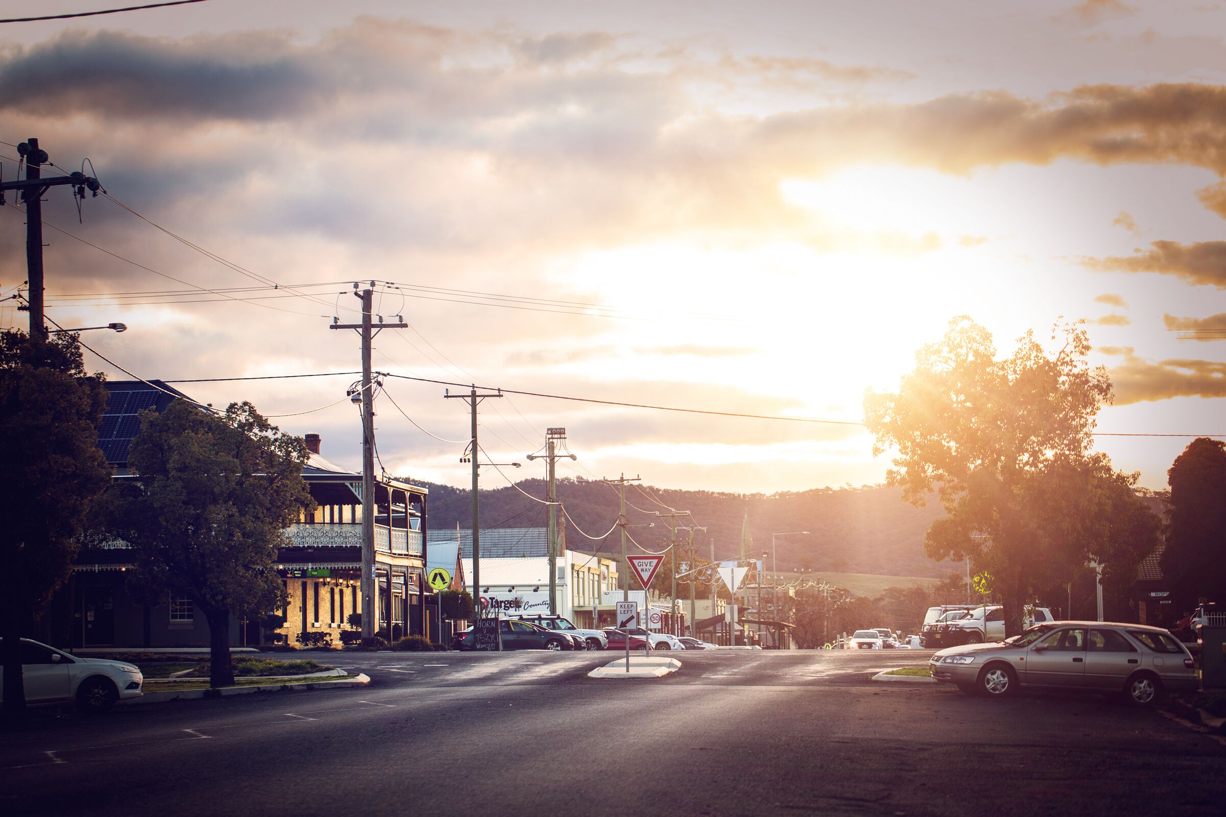 70 On Mortimer "jungle Room" is a Newly Renovated Self Contained 1 Bedroom Unit