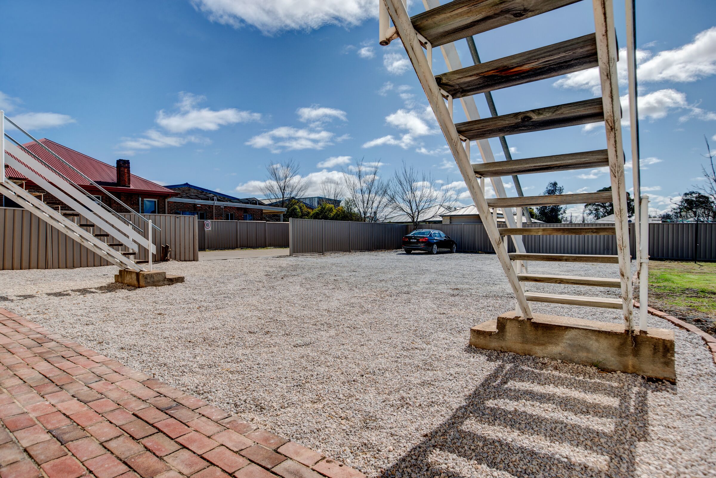 70 On Mortimer "jungle Room" is a Newly Renovated Self Contained 1 Bedroom Unit