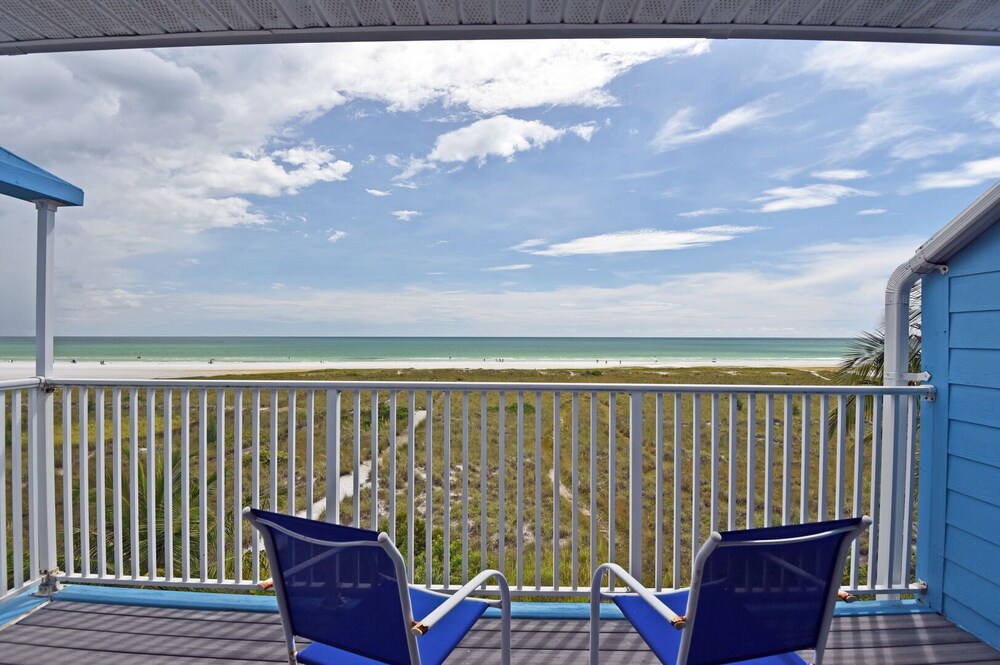 Beach Front and Walking Distance to Village