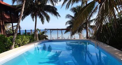 Ixpa-hu in Telchac Puerto, House With Pool Facing the sea