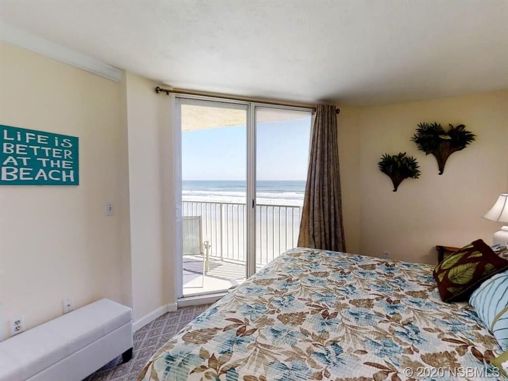 Best Of Both Worlds Flagler Ave Restaurants Bars Shops Direct Ocean Front In New Smyrna Beach Hotel Rates Reviews On Orbitz
