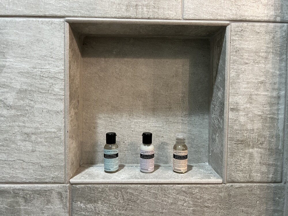 New Townhome | 2 Mins from downtown | AVL Mtn area