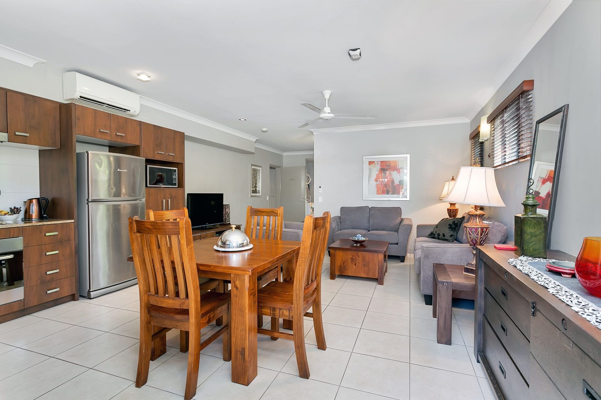 Blue Lagoon Lakeside Apartment