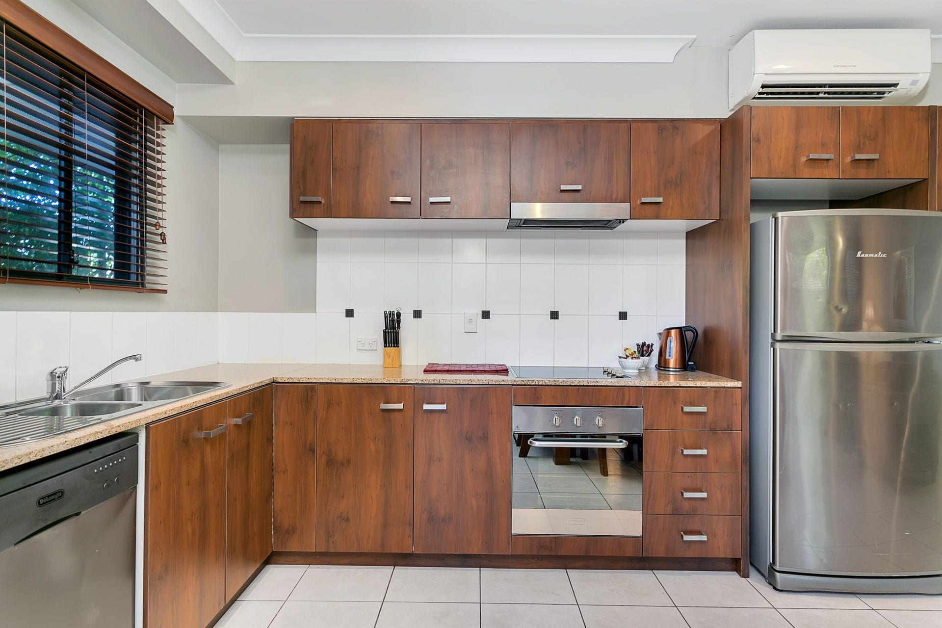 Blue Lagoon Lakeside Apartment