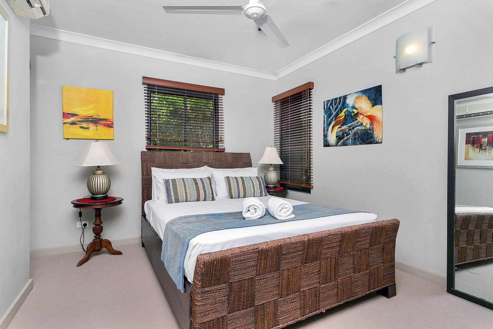 Blue Lagoon Lakeside Apartment