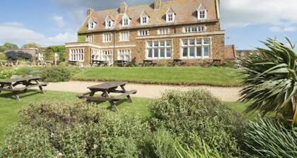 The Golden Lion Hotel